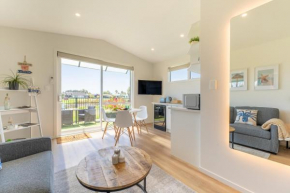 Palm Springs Pearl - 7 minutes walk to the beach, Papamoa